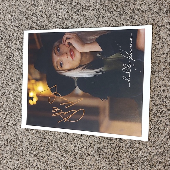 Halle Kearns Hand Signed Autograph Photo - Picture 1 of 4